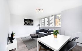Charming Apartment In The Pleydell Estate